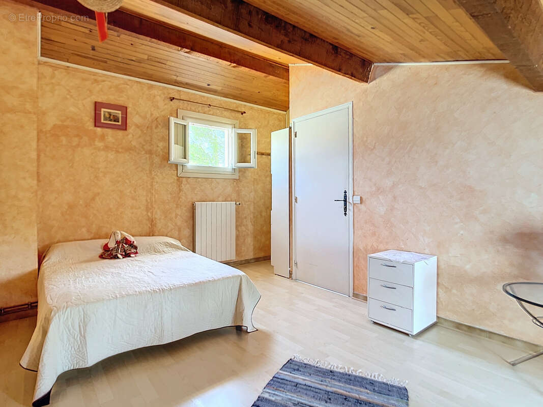 Maison à SAINT-CLEMENT-DE-RIVIERE