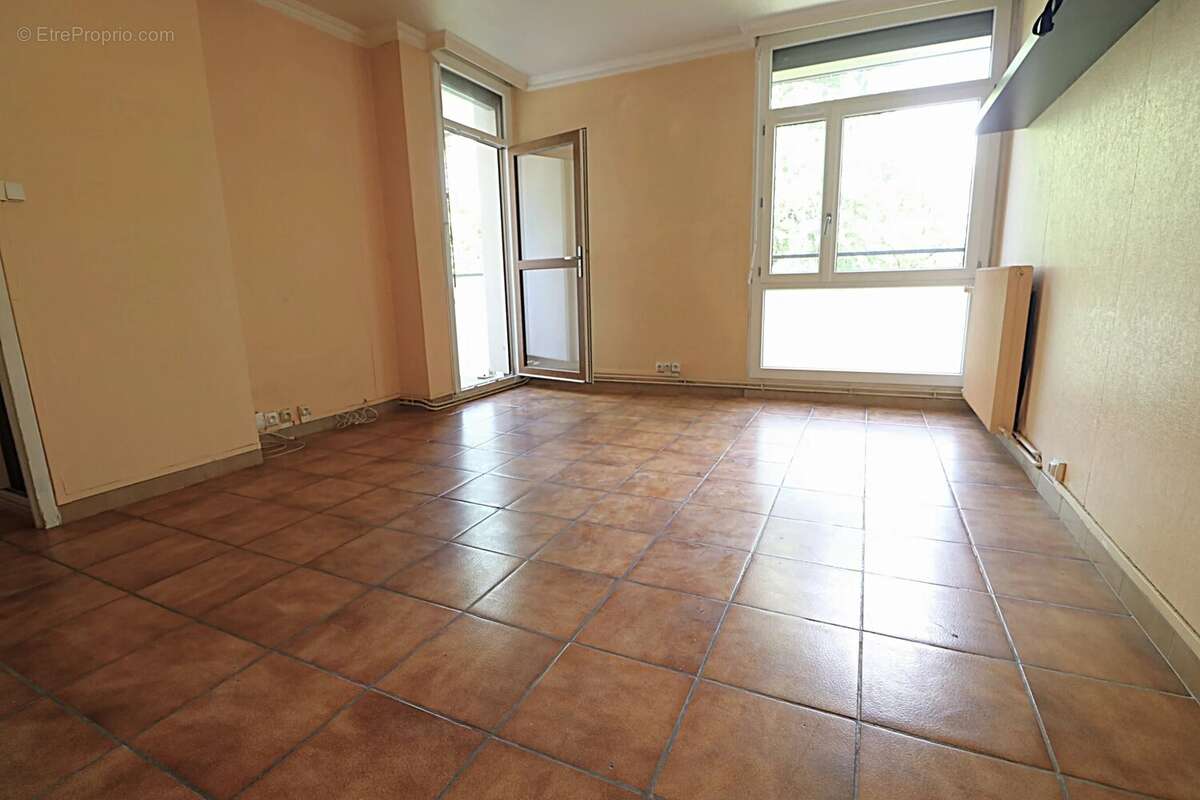 Appartement à OULLINS