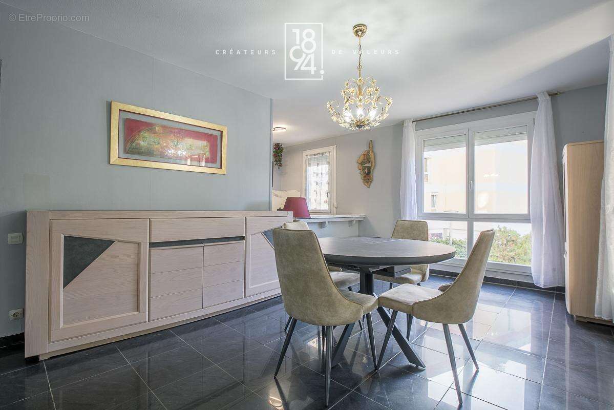 Appartement à MARSEILLE-8E