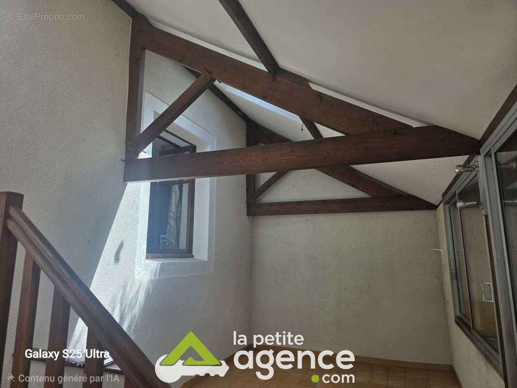 DUN SUR AURON : Maison de plain-pied d'une superficie de 74.6 m2 édifiée sur 262 m2 de terrain environ. - photo 8