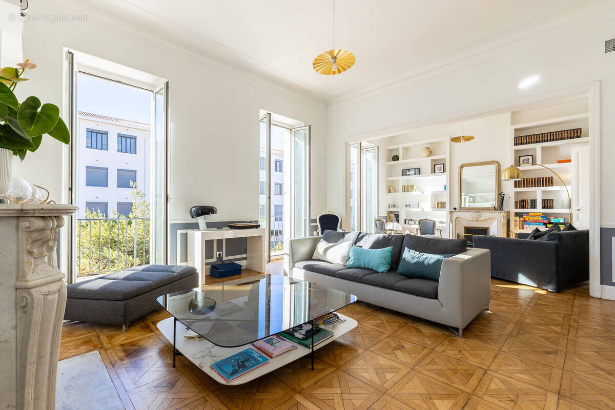 Appartement à MARSEILLE-8E