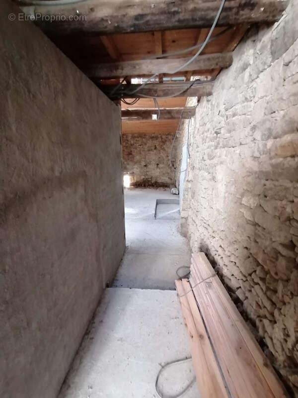 Maison de village avec jardin à Mouthoumet Gros Travaux à prévoir - photo 7