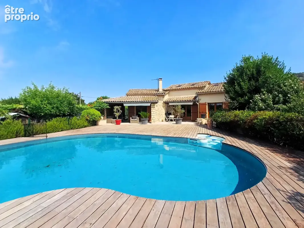 Propriété de 173 m2 avec maison 3 chambres et appartement T2 sur terrain de 1740 m2 avec piscine - photo 17