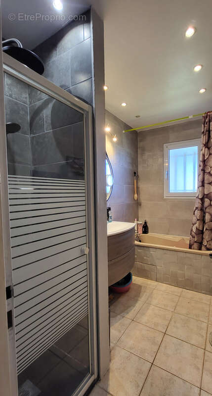 Maison à LA CALMETTE