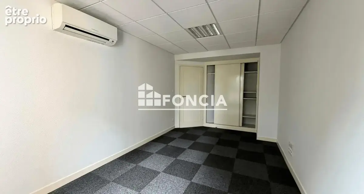Local commercial libre sur deux niveaux de 190m2 - Quartier Saint Eloi - photo 16