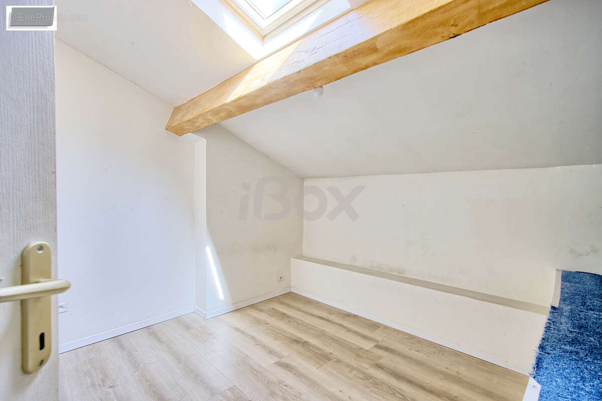 TOULON HAUTE VILLE Appartement 2 pièces - photo 9