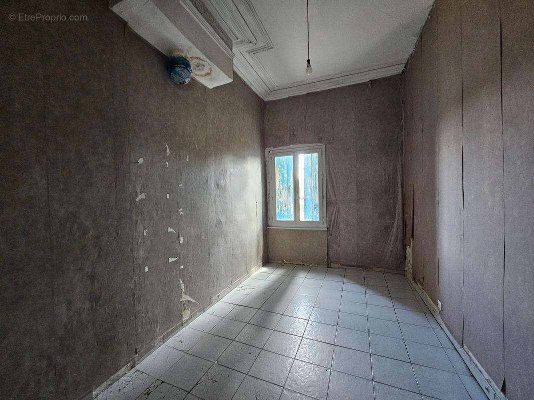 À Vendre - Ensemble immobilier de 400m² à rénover - photo 9