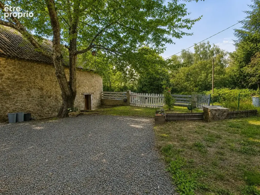 Maison 76 m² à Saint-Leger-Bridereix  - photo 2