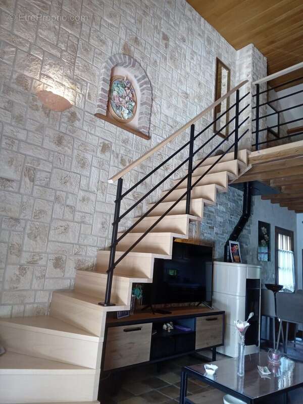 Maison à FEUQUIERES-EN-VIMEU