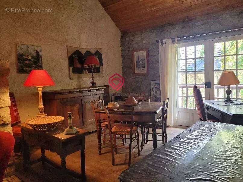 Maison à MASSAT