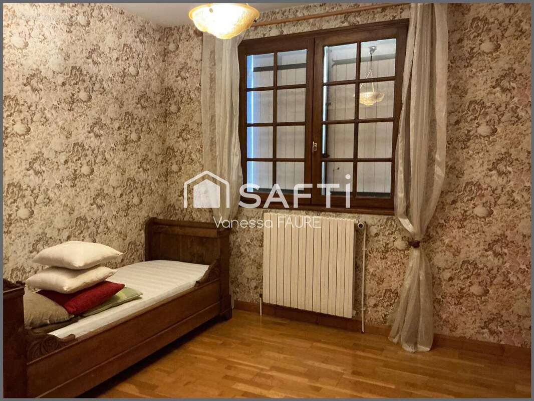 Maison 164 m² à Artigues-Pres-Bordeaux  - photo 8