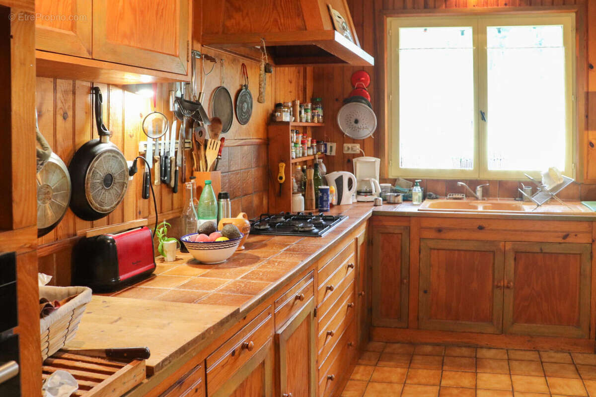 cuisine - Maison à FOUGAX-ET-BARRINEUF