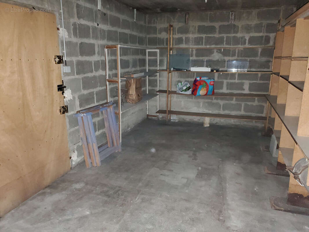 Local commercial 57m² à tours - photo 4