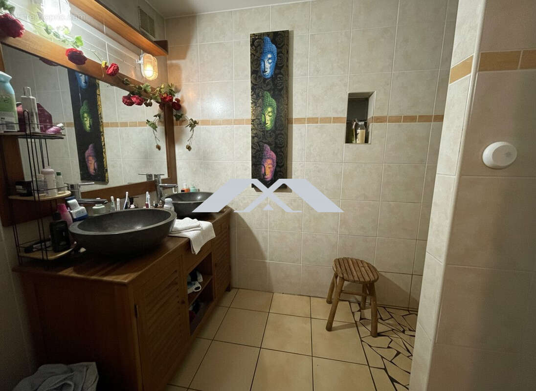 Maison 97 m² à Le Tampon  - photo 8