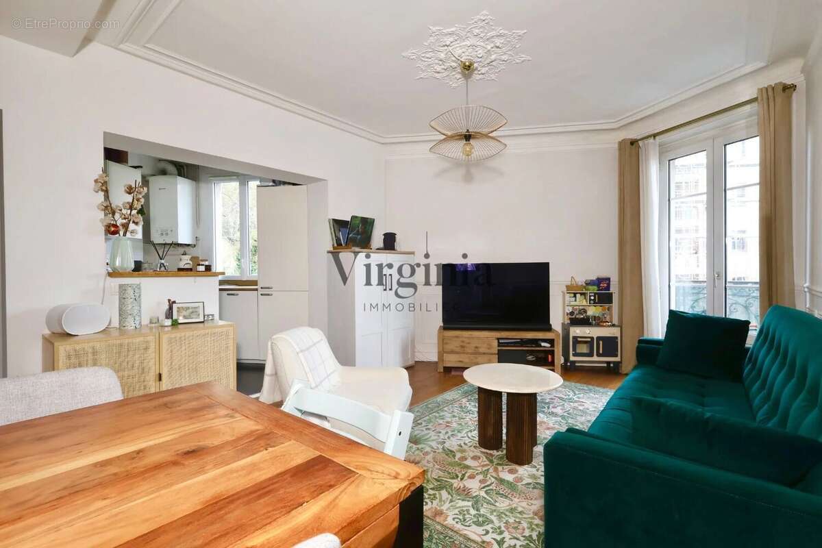 Appartement à CHARENTON-LE-PONT