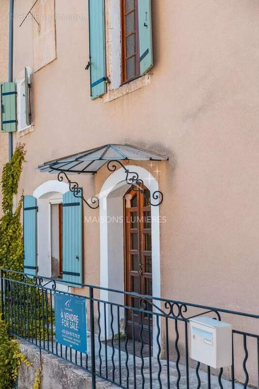 Maison à SAINT-SATURNIN-LES-APT