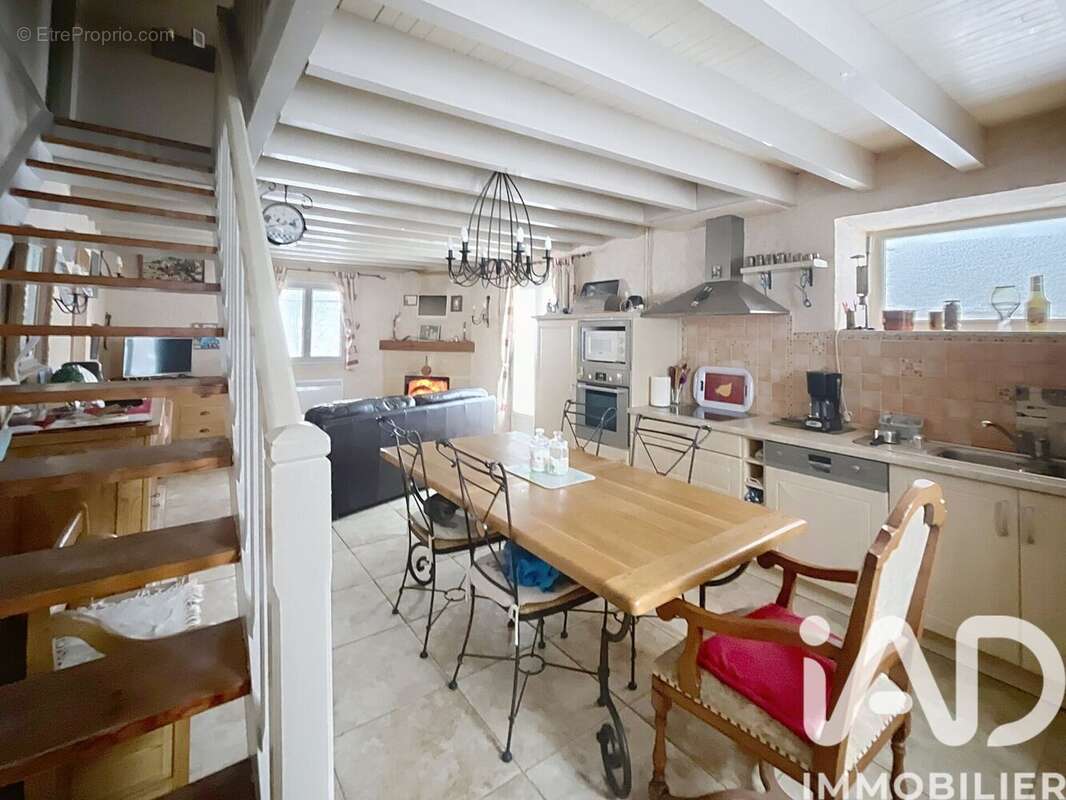 Maison 80 m² à Le Bousquet  - photo 6