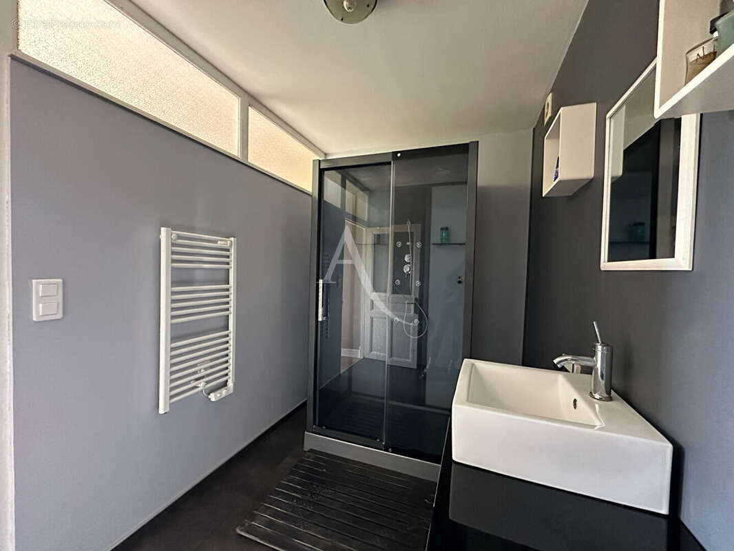 Maison à VALLIERES-LES-GRANDES