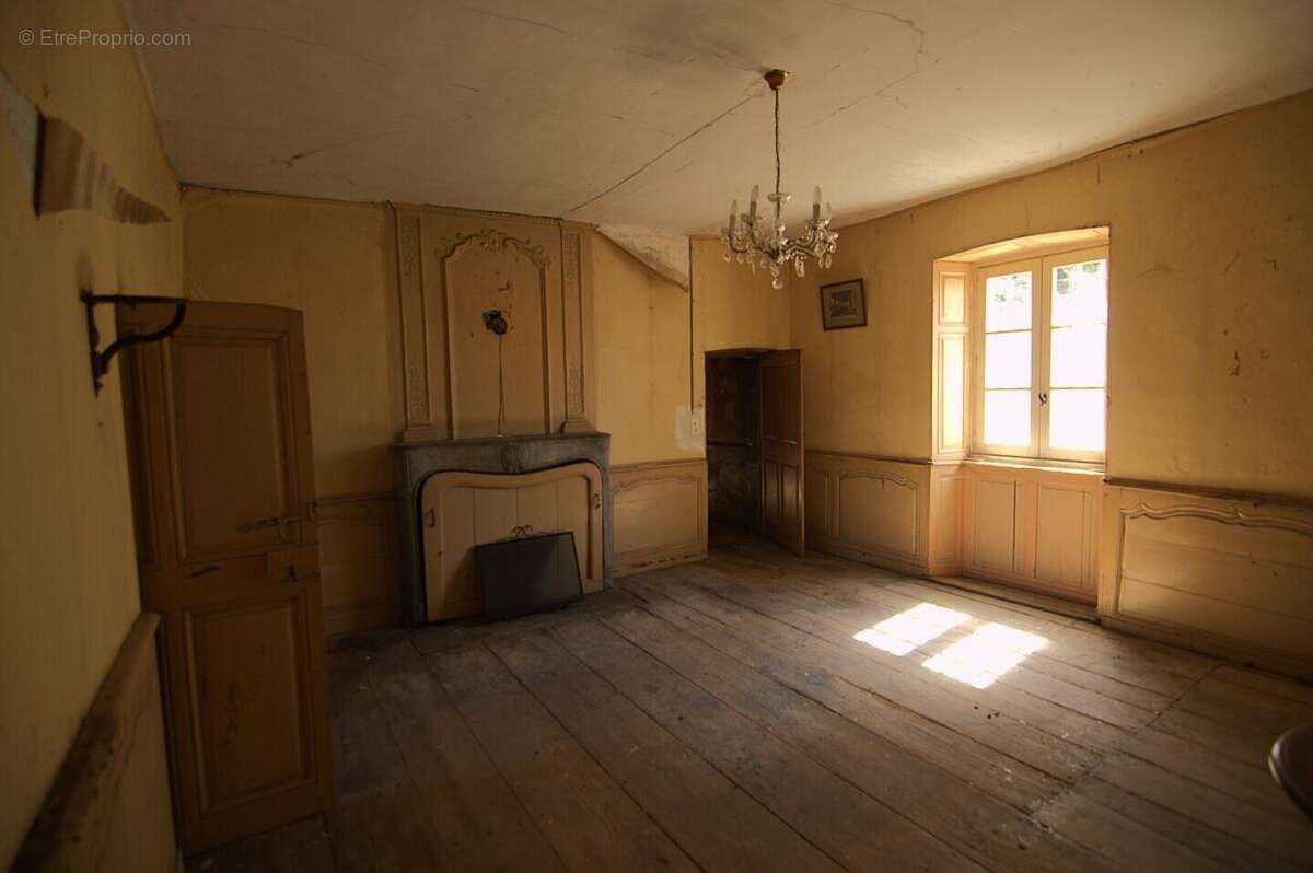 Maison en pierre à rénover,  dépendance, cave voûtée - photo 11