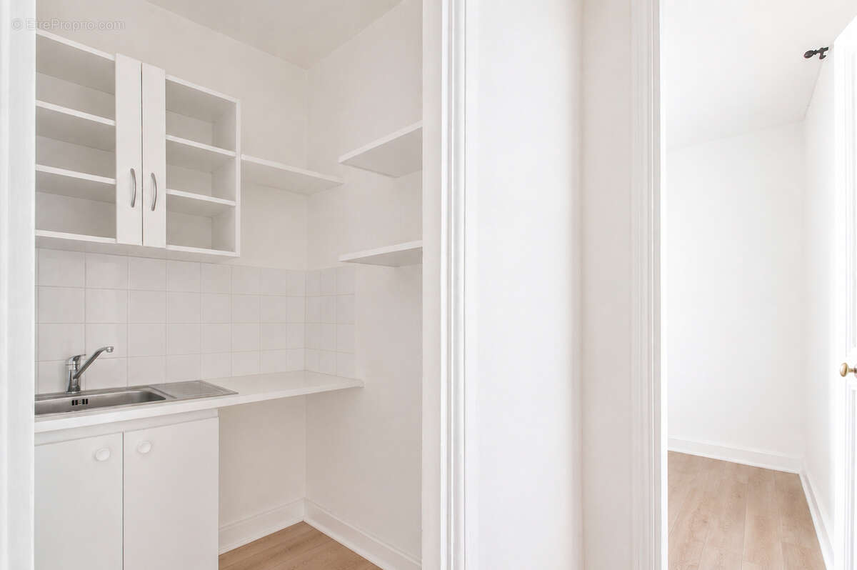 Appartement à PARIS-14E