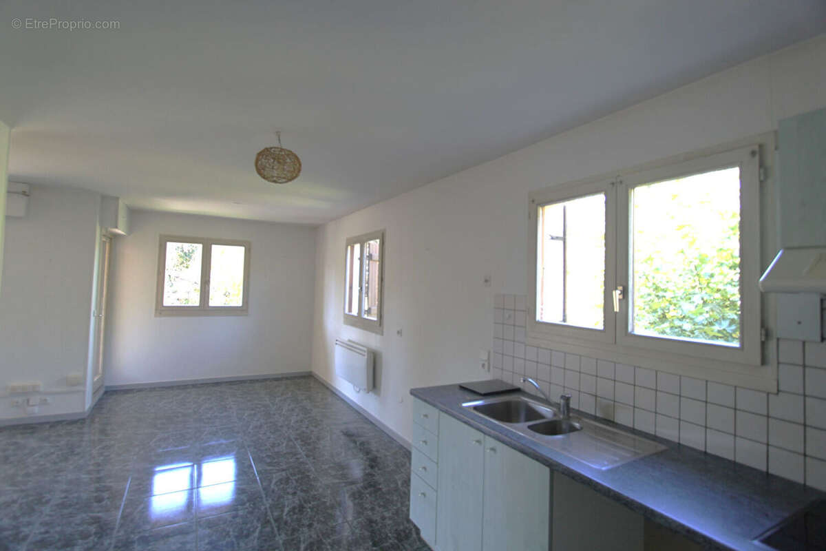 T4 100m² à Menthon Saint Bernard, au coeur du village. - photo 3