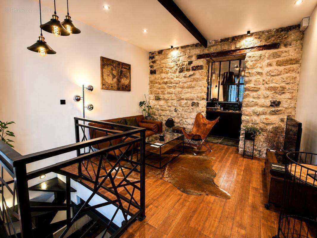 Appartement à PARIS-18E