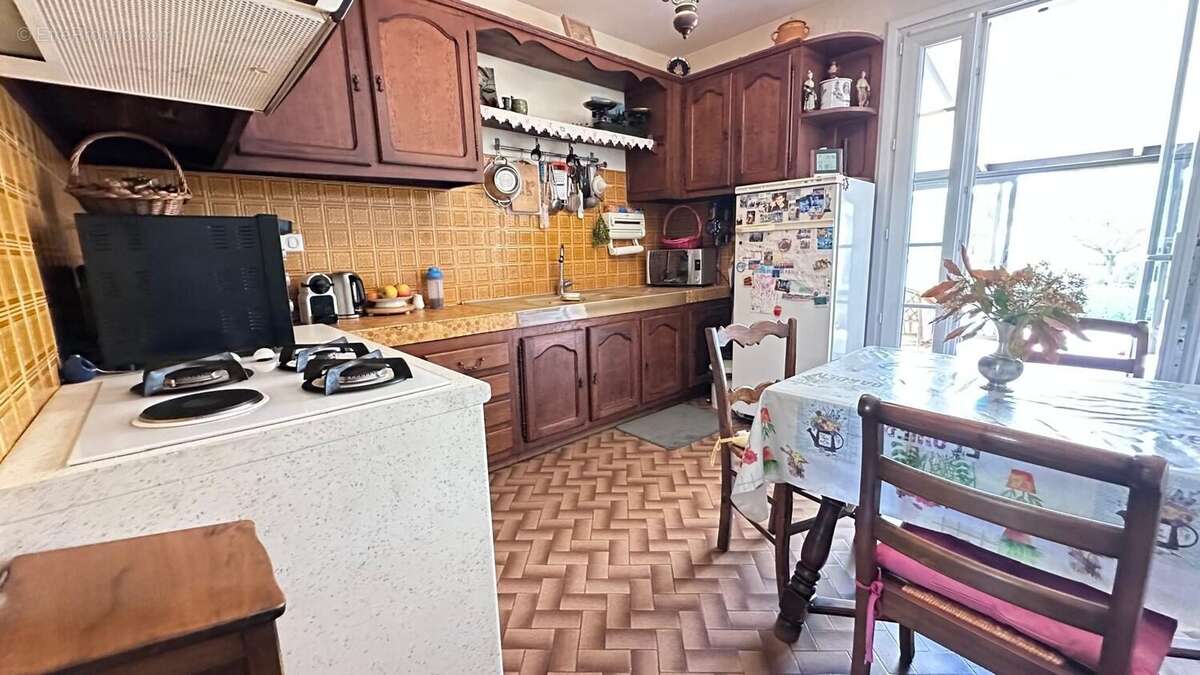 cuisine maison principale - Maison à CALES