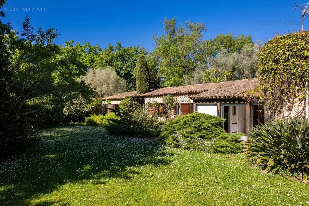 Maison à MOUGINS