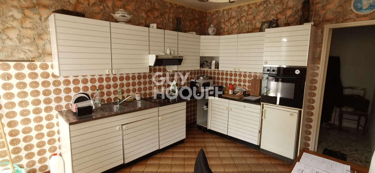 Maison à VENEUX-LES-SABLONS