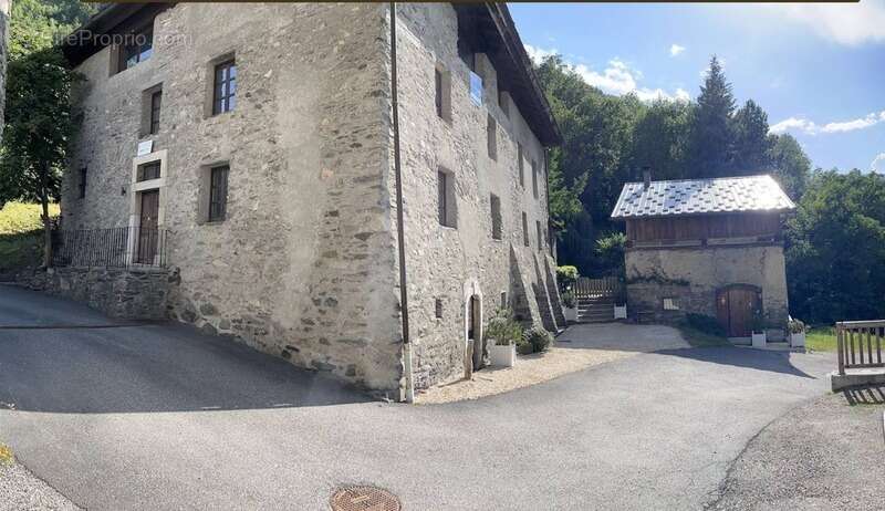 Ensemble immobilier d’exception- presbytère- Tarentaise COURCHEVEL (73) - photo 2