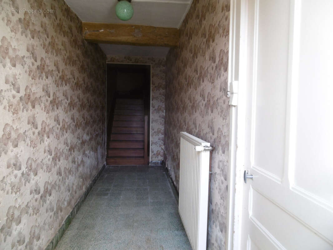 Maison à SAINT-CHRISTOPHE-EN-BRIONNAIS