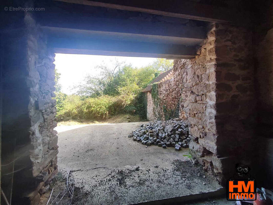 Maison à SAINT-HILAIRE-LES-PLACES