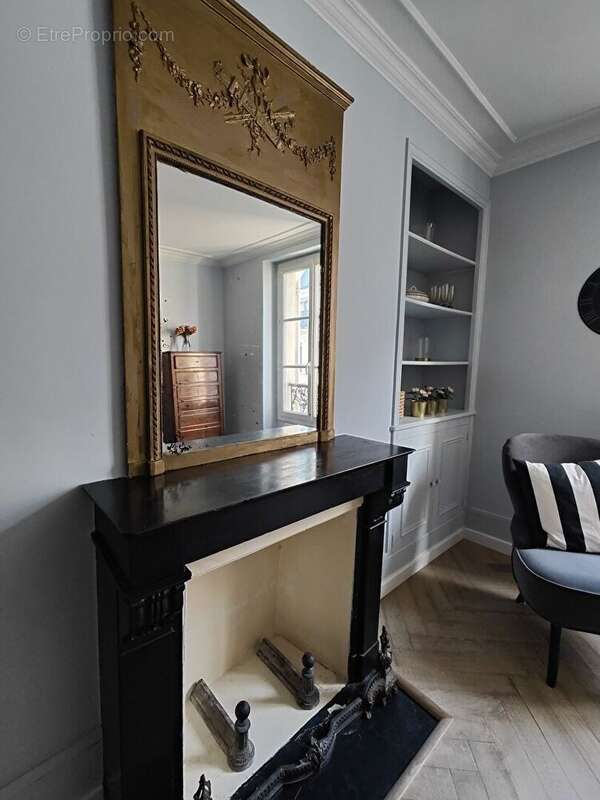 Appartement à PARIS-7E