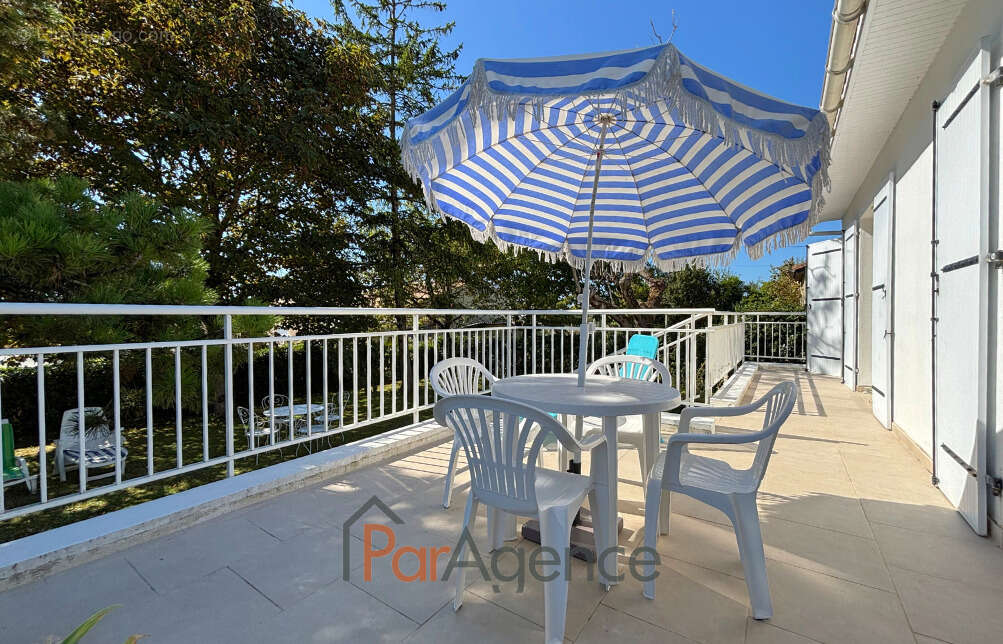 Maison à MESCHERS-SUR-GIRONDE