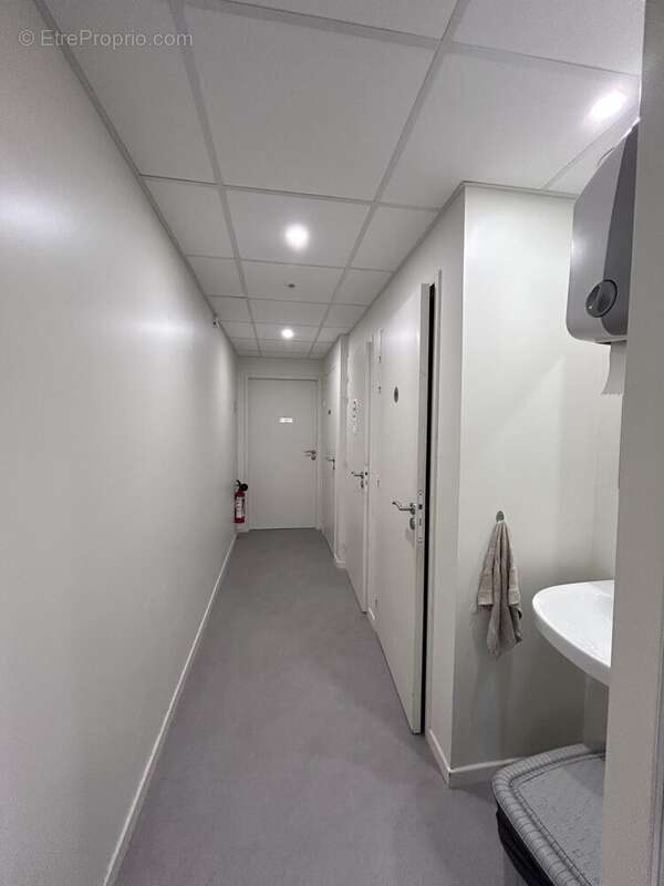 Sanitaires - Commerce à LORIENT