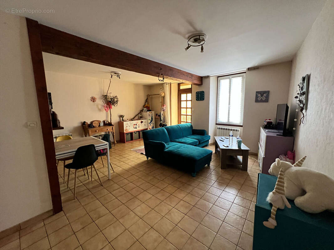Appartement à RUELLE-SUR-TOUVRE