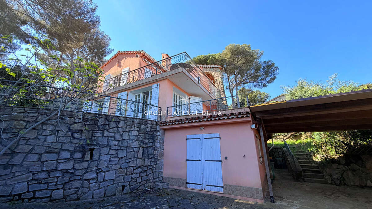 Maison à LES ISSAMBRES
