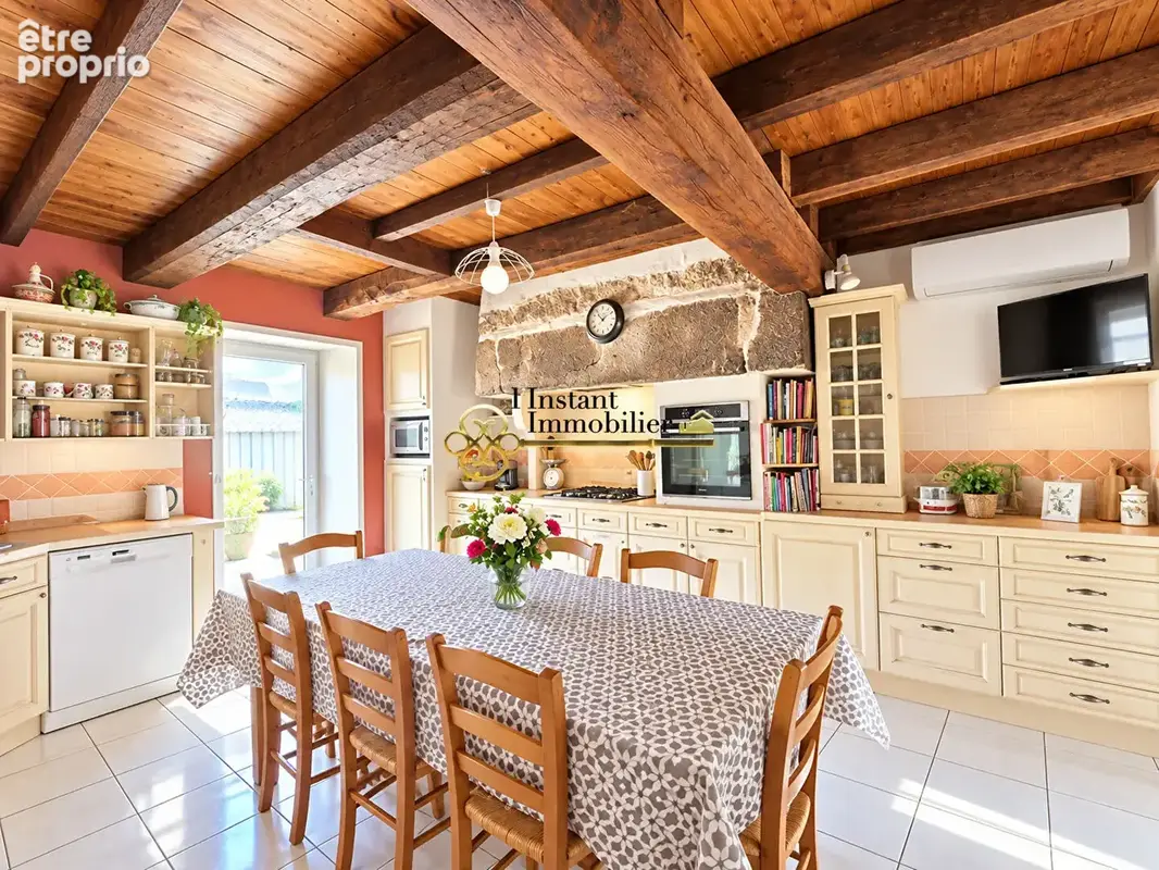 Maison de caractère en pierre et bâtiments - photo 4