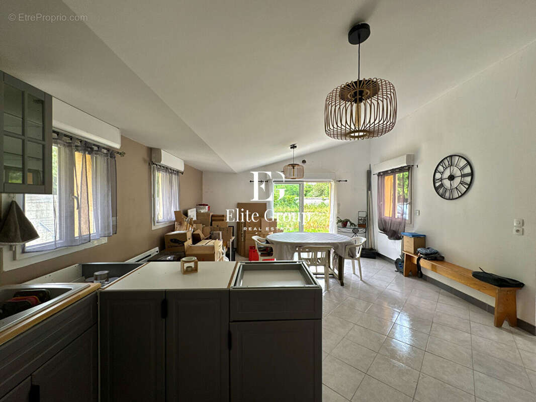 Maison à TONNAY-CHARENTE