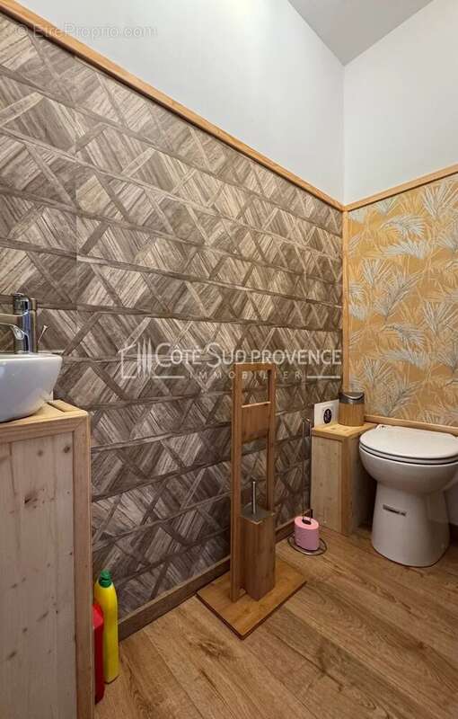 Maison à PERNES-LES-FONTAINES