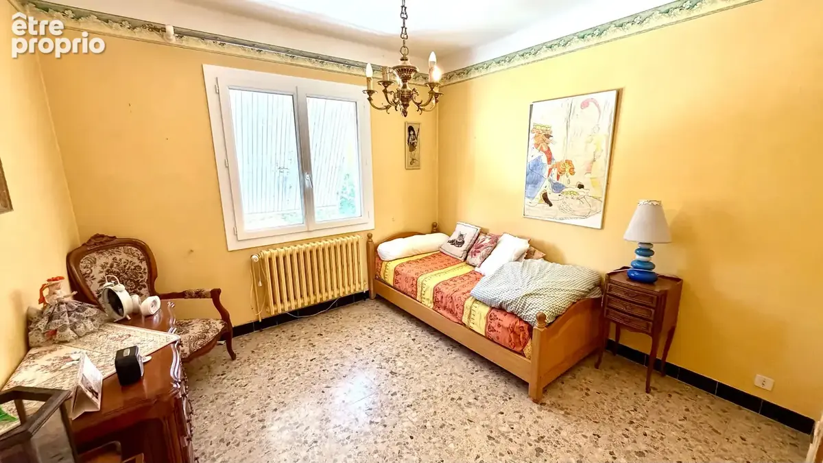 Maison  au calme, proche du centre sur 342 m² de jardin constructible. - photo 10