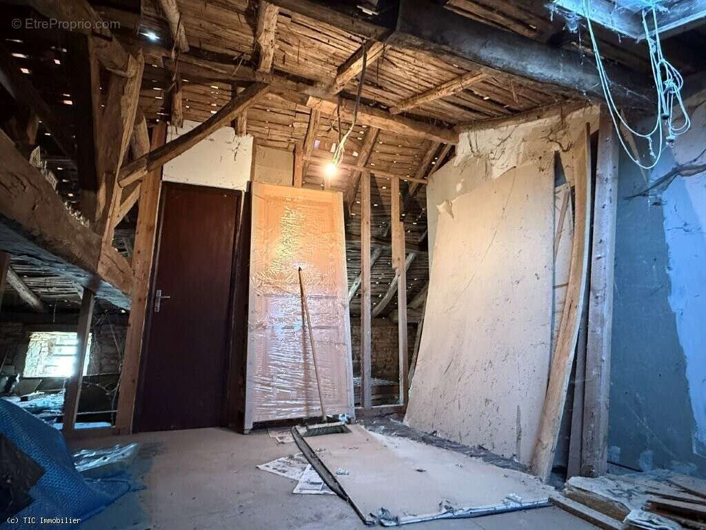 Maison à CHAMPAGNE-MOUTON