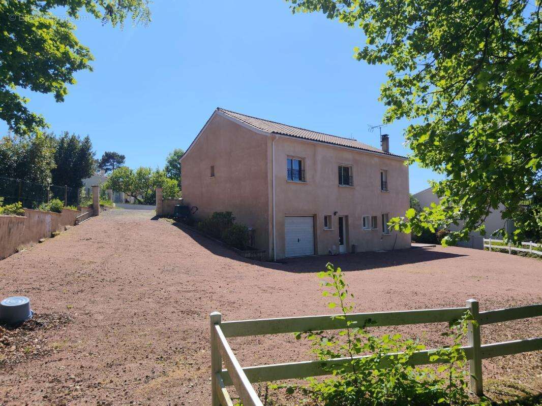 Maison à COURSAC