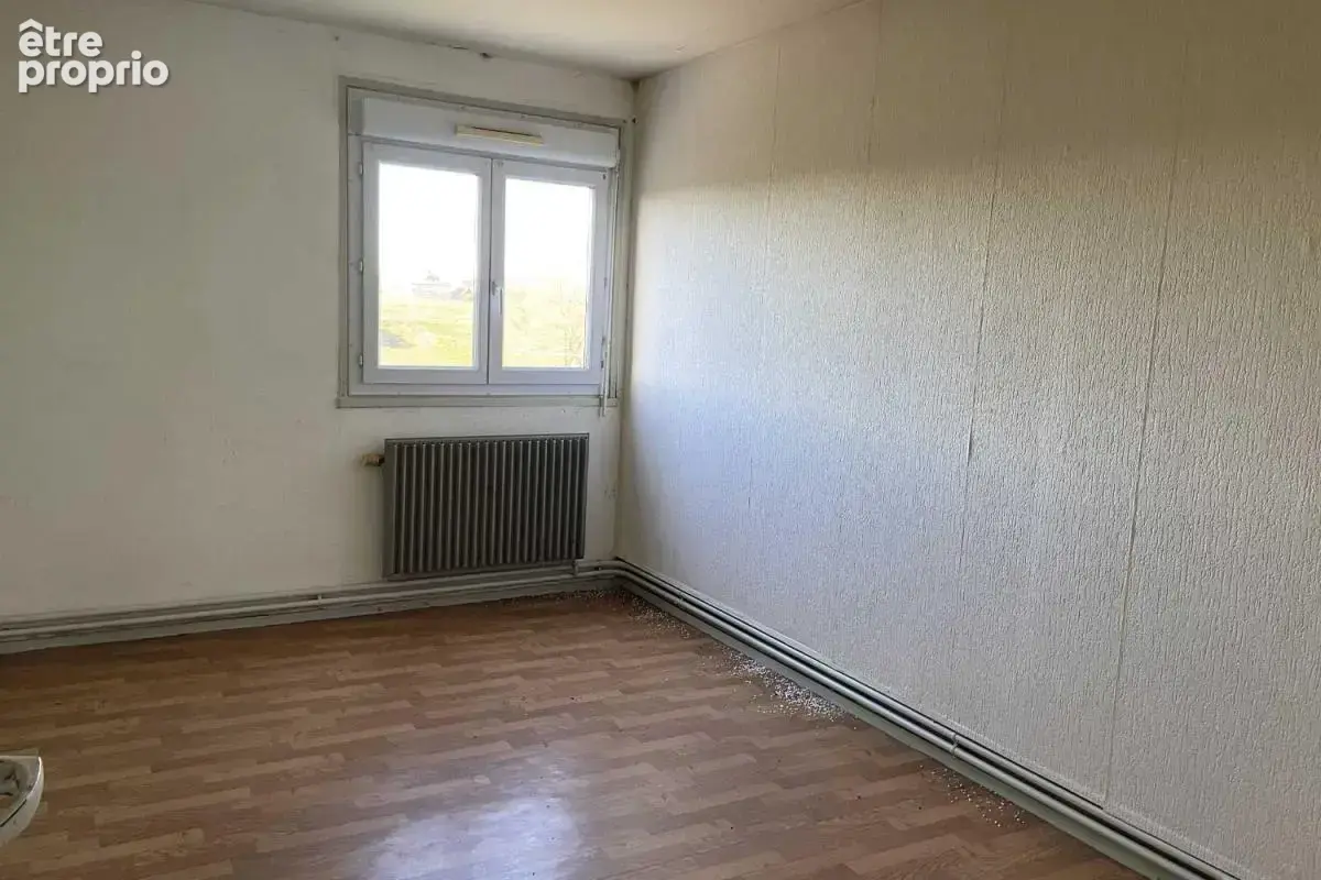 Appartement à LUZY