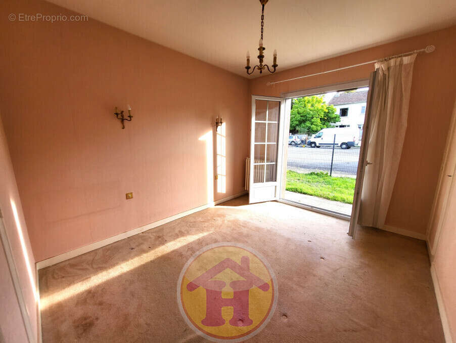 Maison à SAINT-JUNIEN