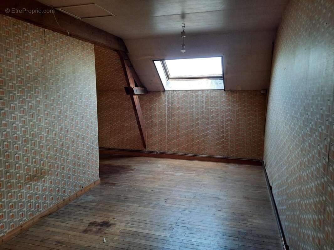 Maison à SAINT-ETIENNE-DE-MONTLUC