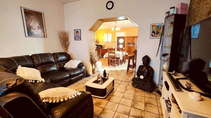 Commerce à ETAULIERS