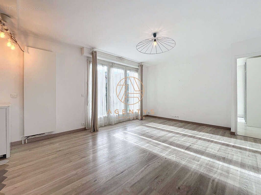 Appartement à SAINT-MAUR-DES-FOSSES