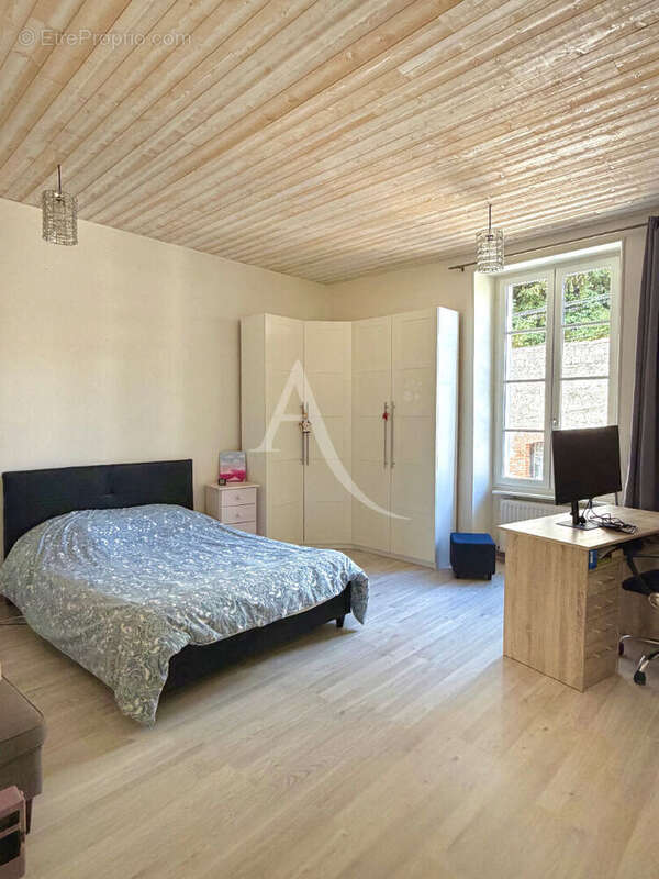 Ensemble immobilier à Fontenay Le Comte - photo 5