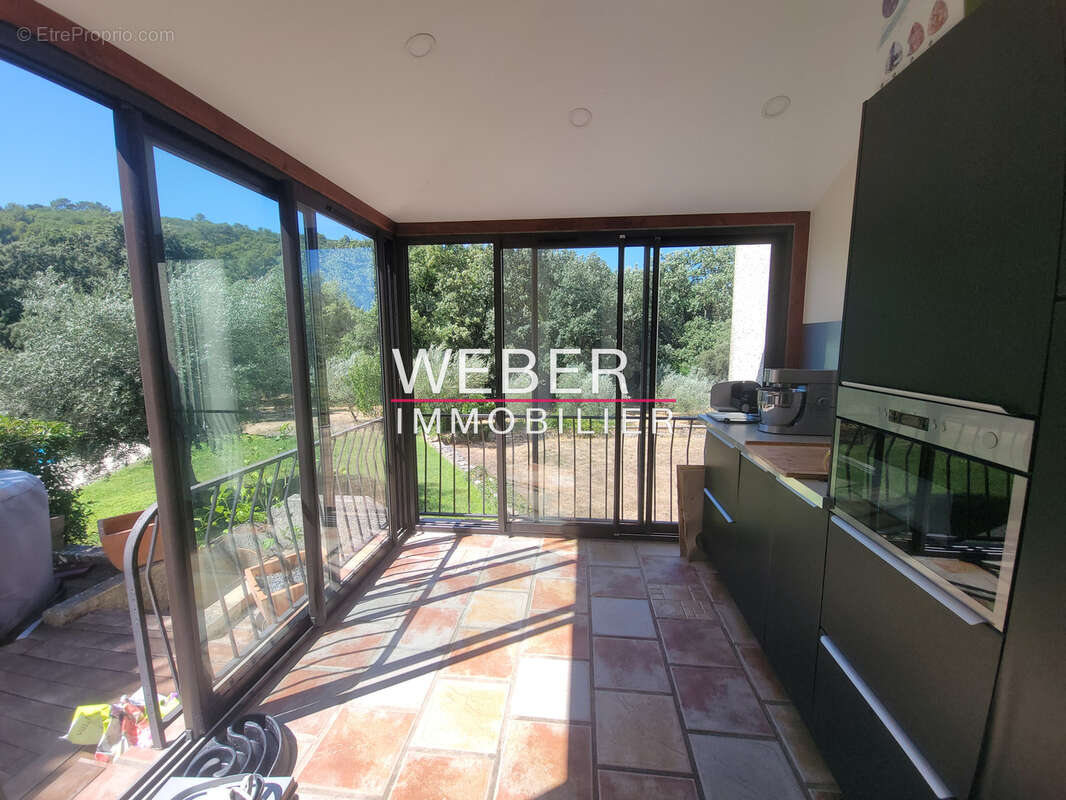 EVENOS LE BROUSSAN 5000 m2 Villa 5 chambres Piscine - photo 8